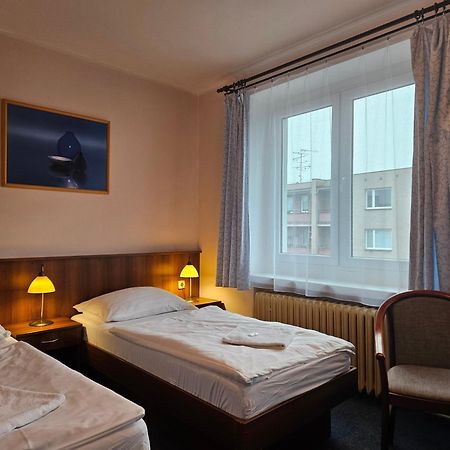 Hotel Trim Pardubice Exterior foto