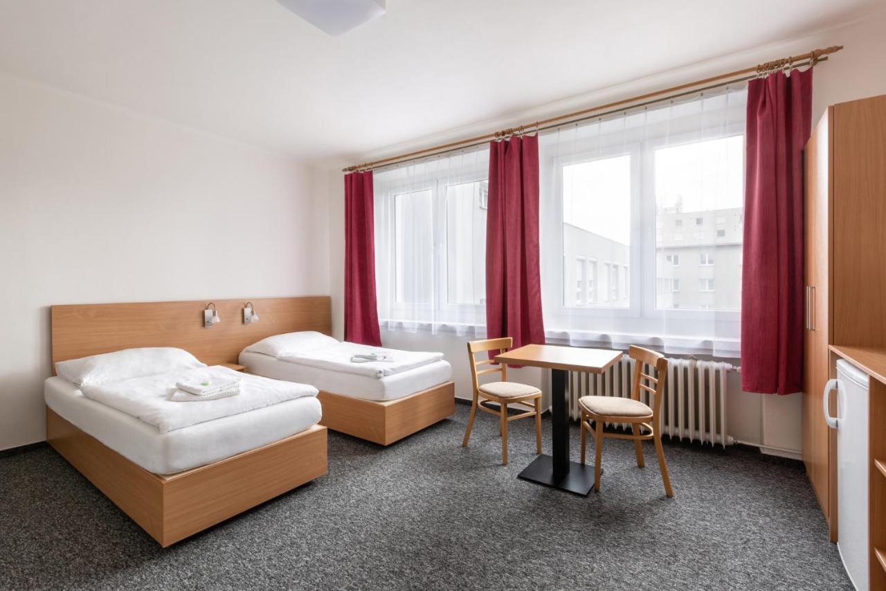 Hotel Trim Pardubice Exterior foto