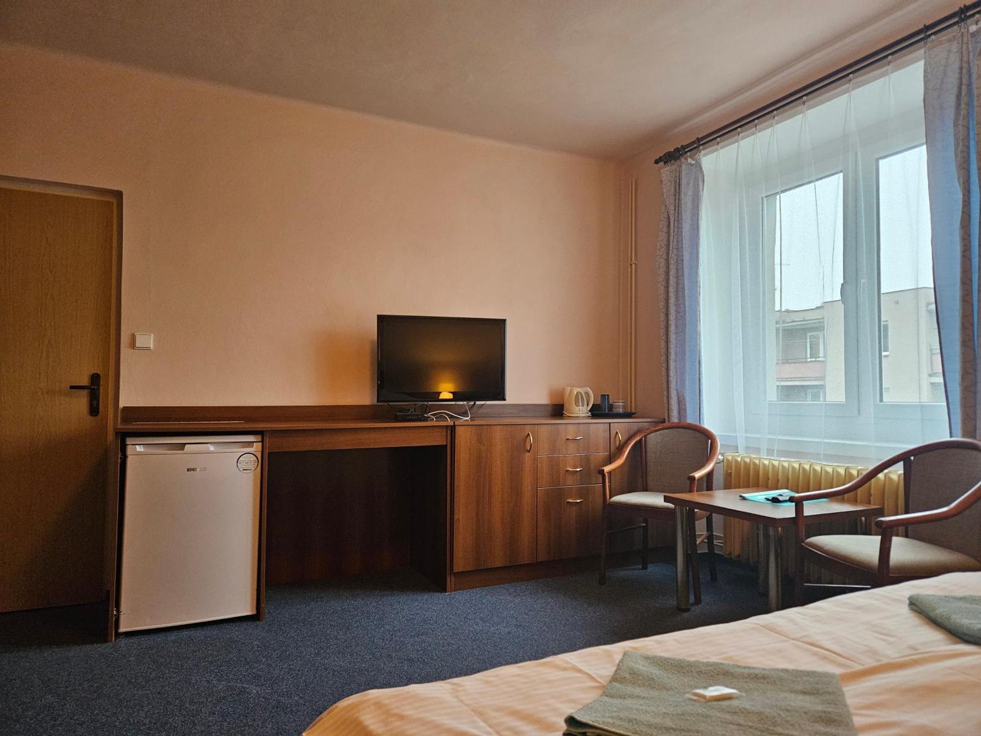 Hotel Trim Pardubice Exterior foto