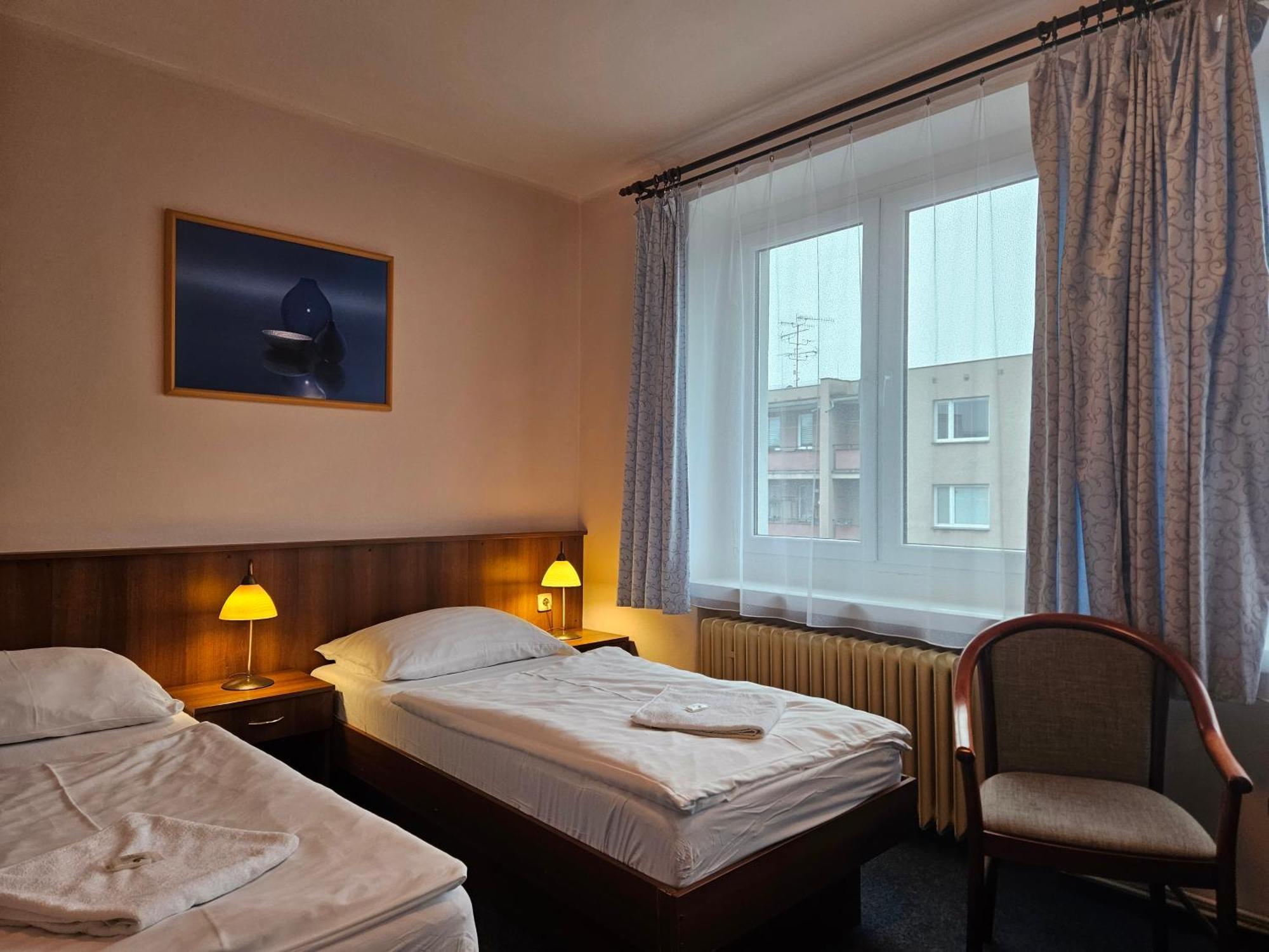 Hotel Trim Pardubice Exterior foto