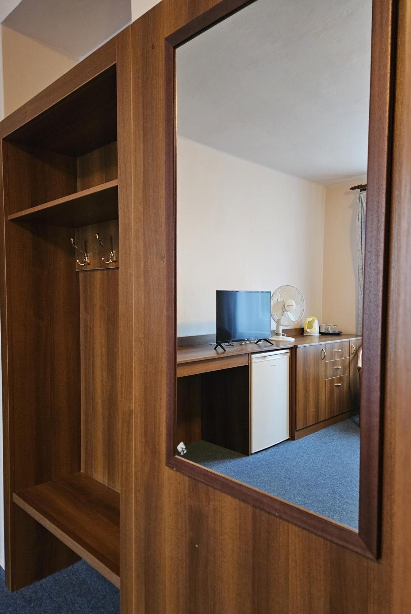 Hotel Trim Pardubice Exterior foto