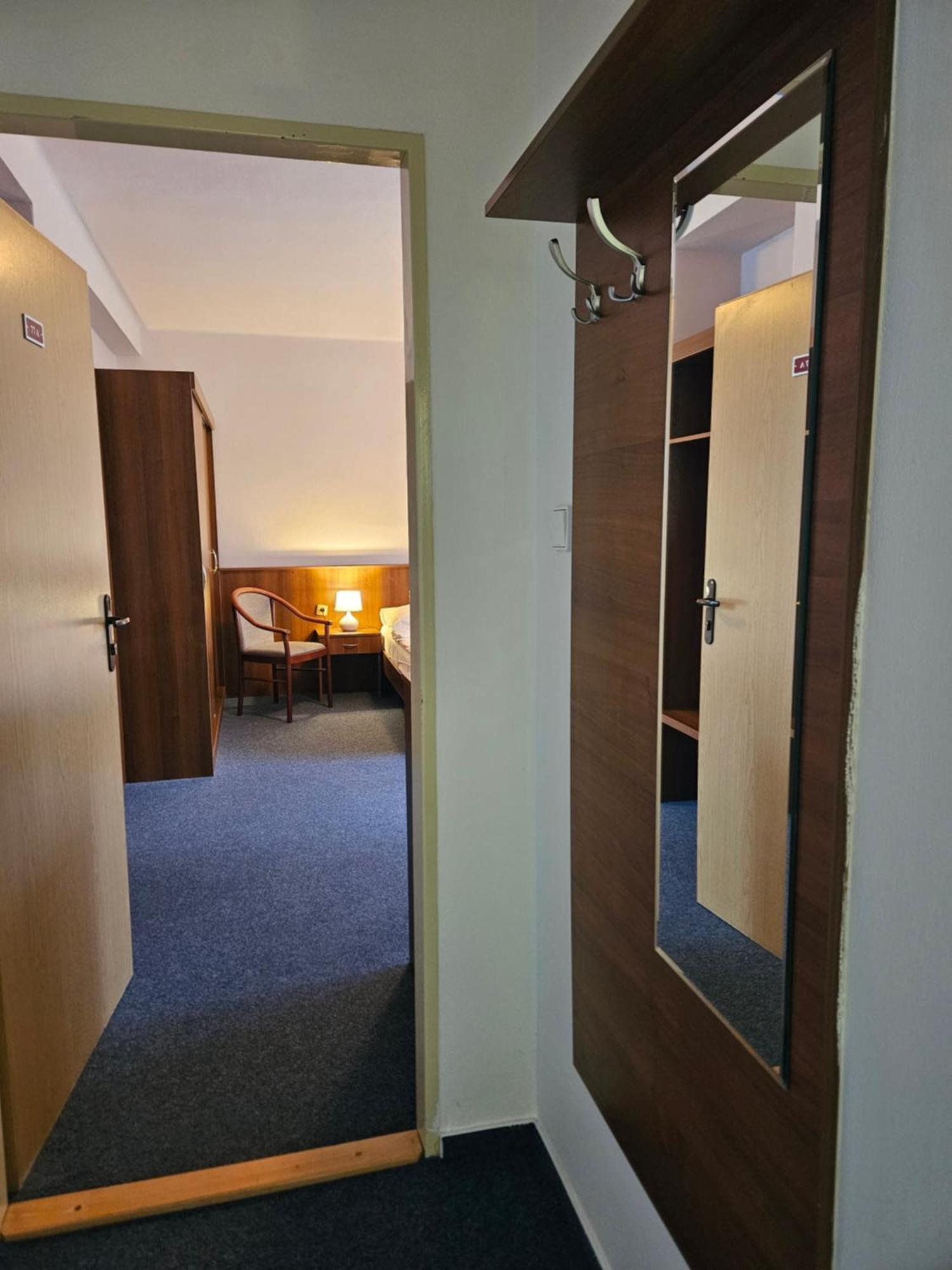 Hotel Trim Pardubice Exterior foto