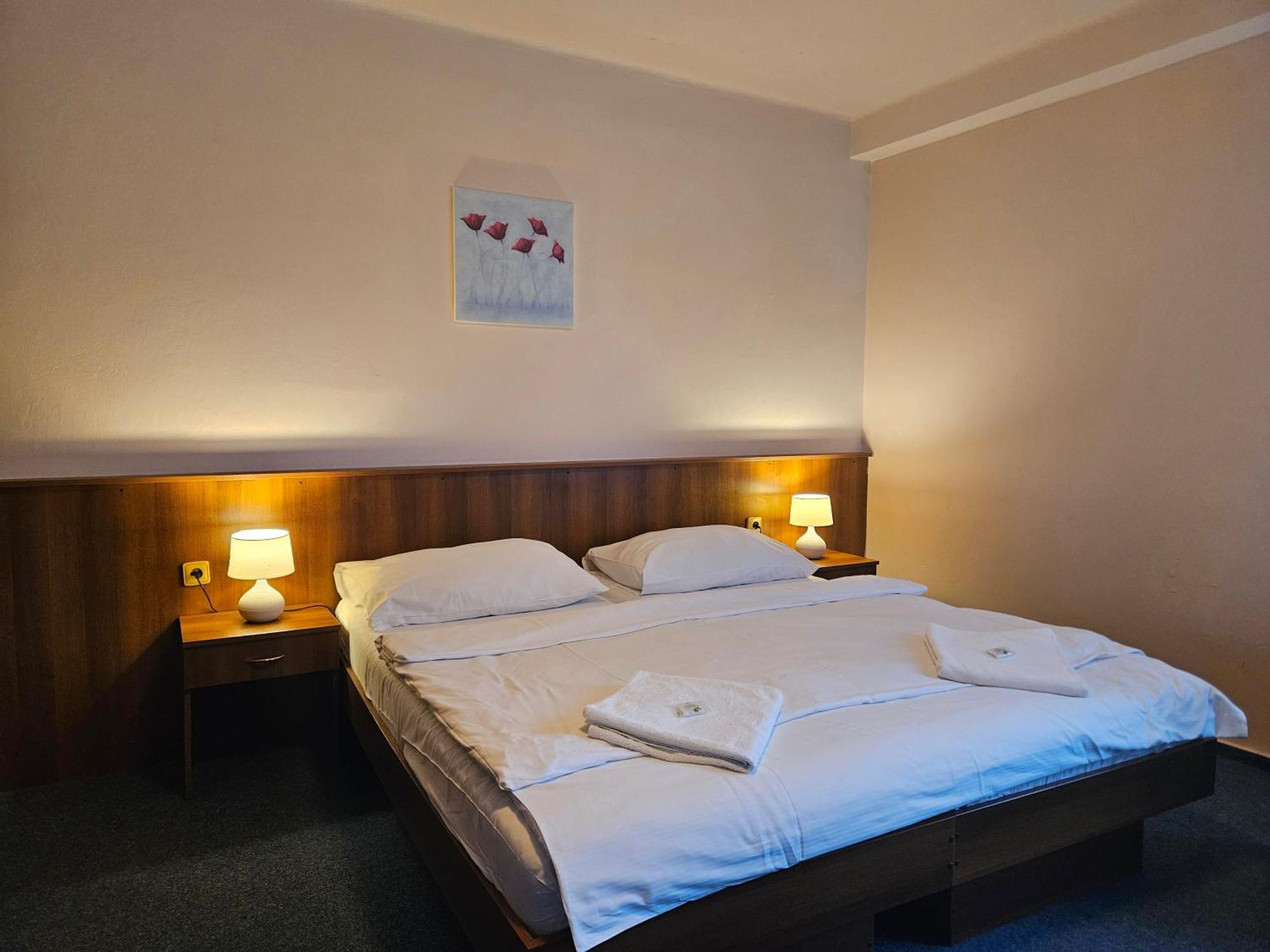 Hotel Trim Pardubice Exterior foto