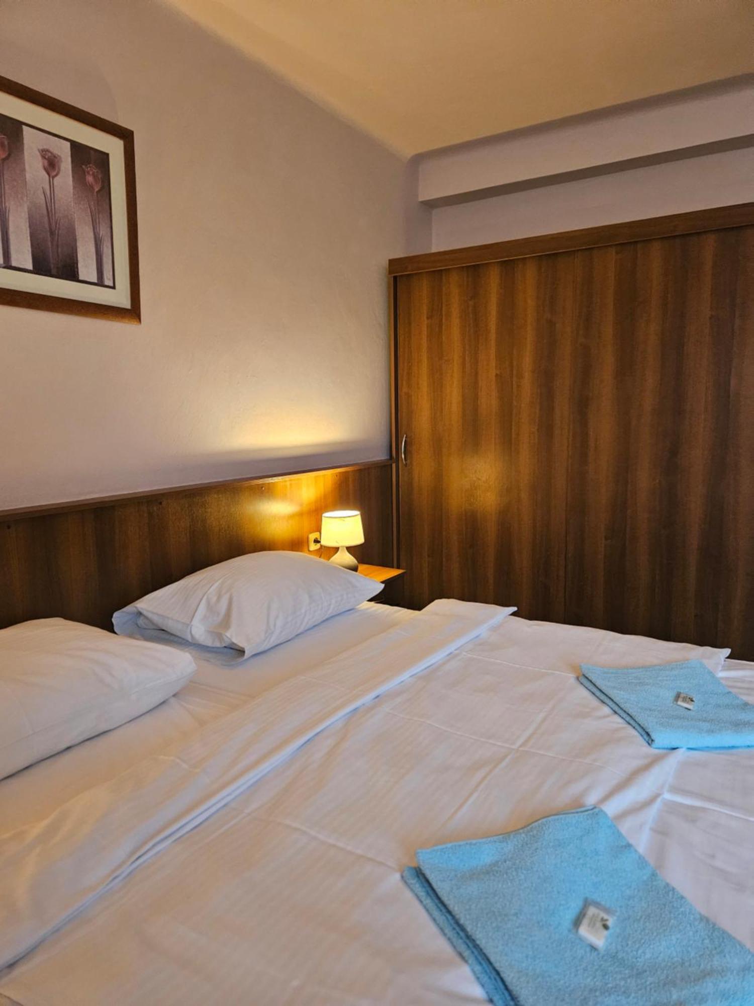 Hotel Trim Pardubice Exterior foto