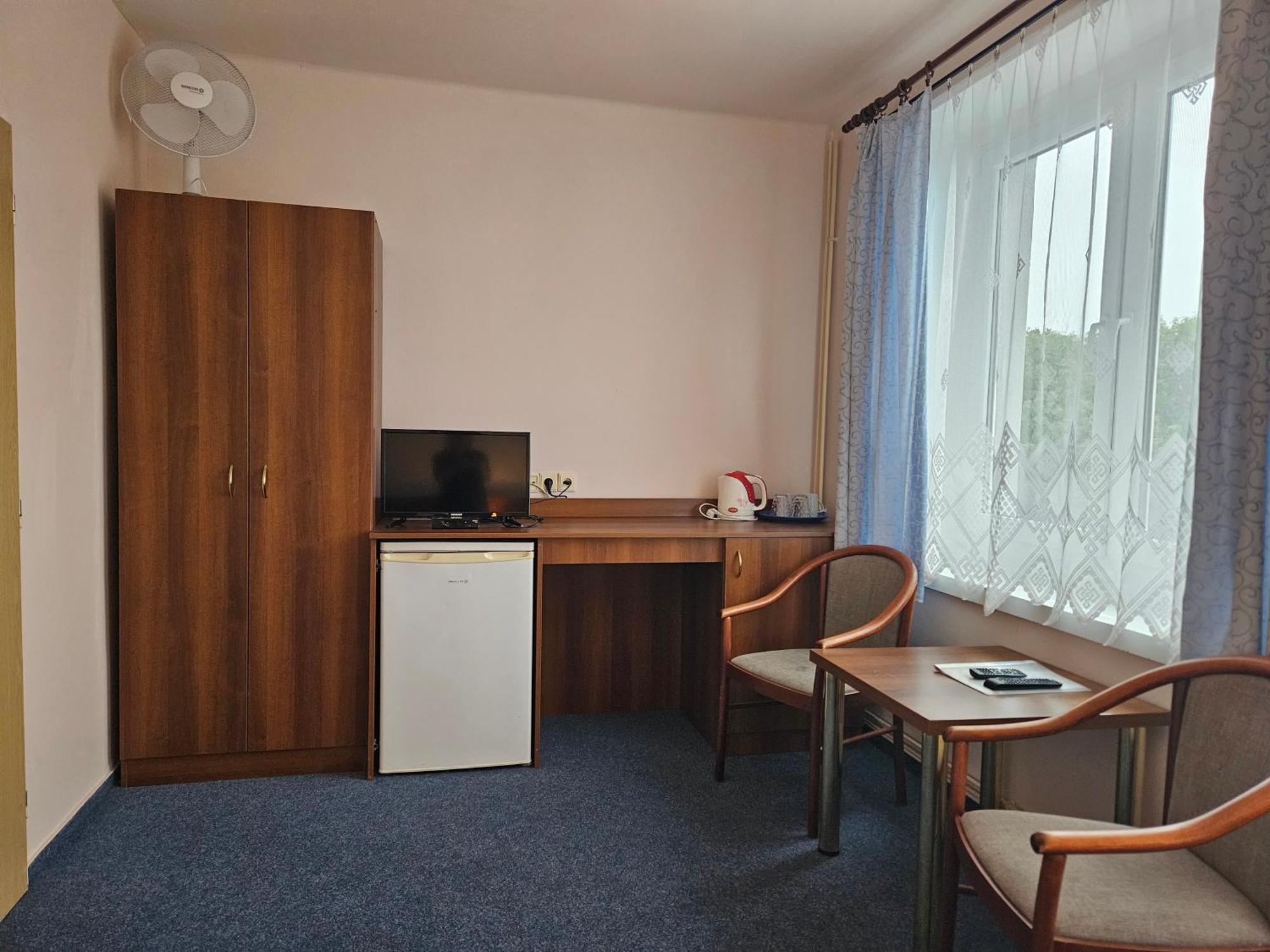 Hotel Trim Pardubice Exterior foto