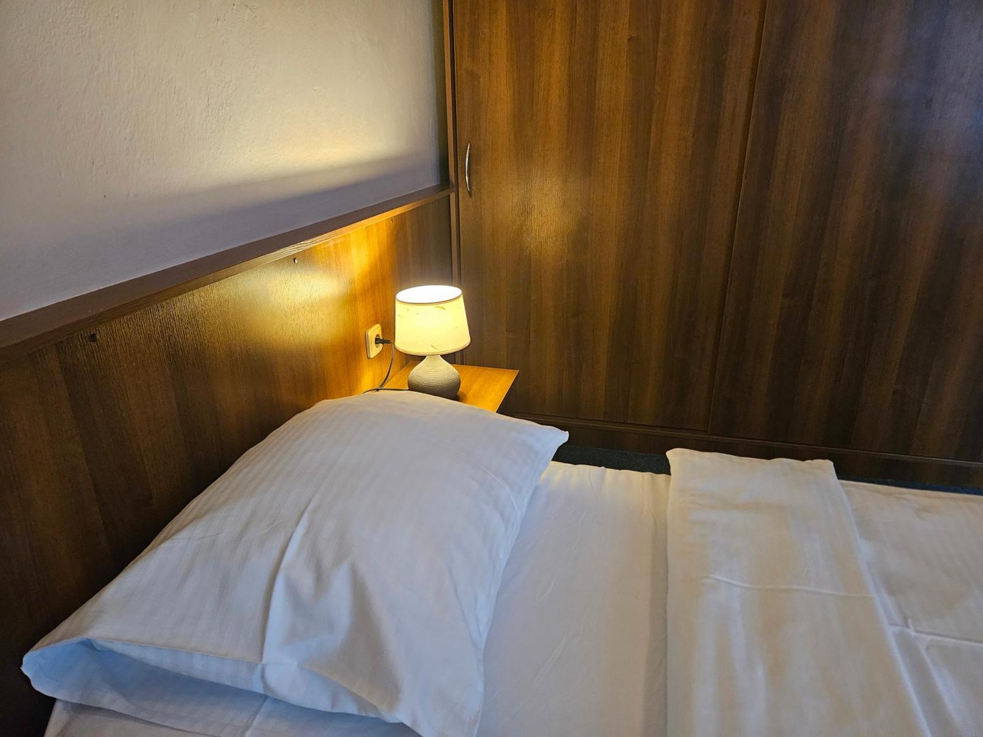 Hotel Trim Pardubice Exterior foto