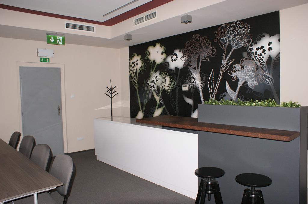 Hotel Trim Pardubice Exterior foto
